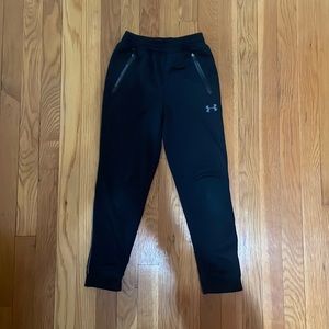 Under Armour Boys size 7 black joggers